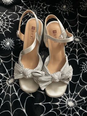 Silver Bow Knot Dress Sandals for Women